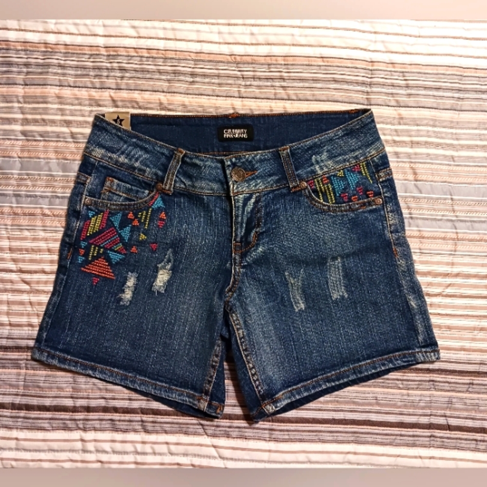 Celebrity Pink Junior's Sz 5 Low Rise Distressed Embroidered Stretch Jean Shorts